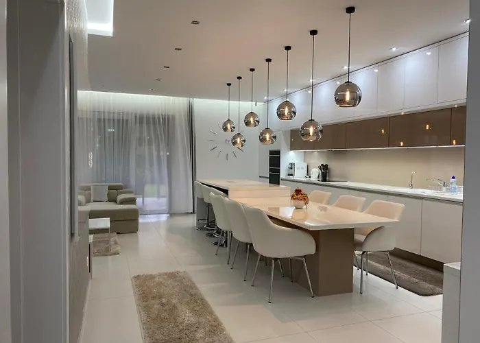 Amira Apartman & Wellness