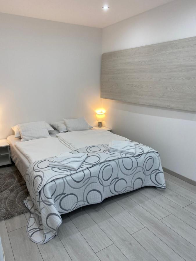 Amira & Wellness Apartment *