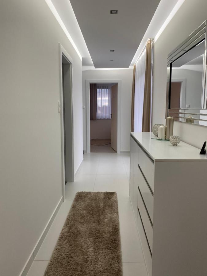 Amira & Wellness Apartment *